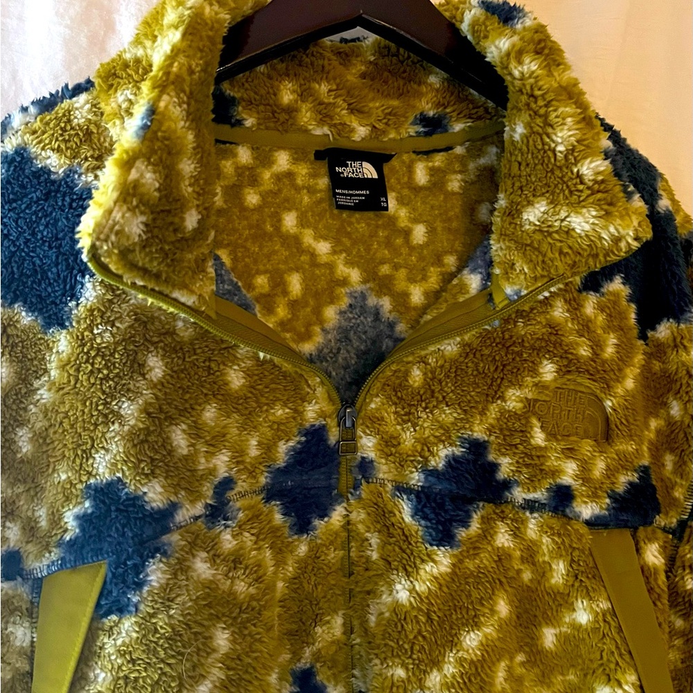 The North Face Kiwi and Blue Printed Fleece With Kangaroo Pockets and Full Zip